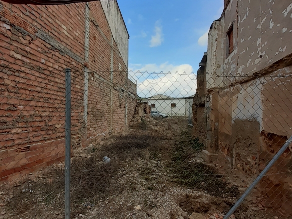 Solar Urbano en Azara