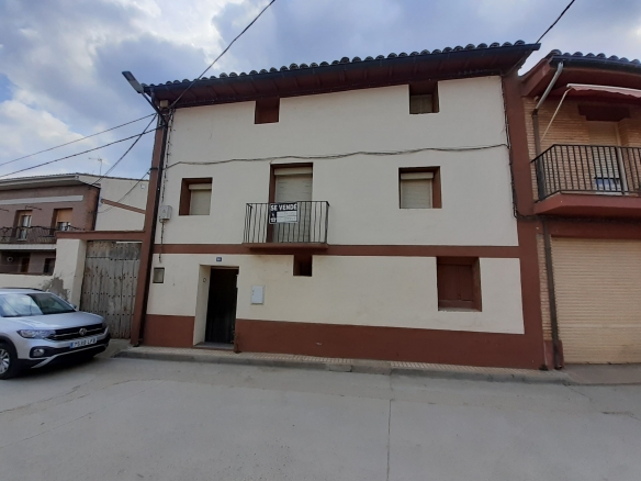 Casa de 2 plantas con altillo