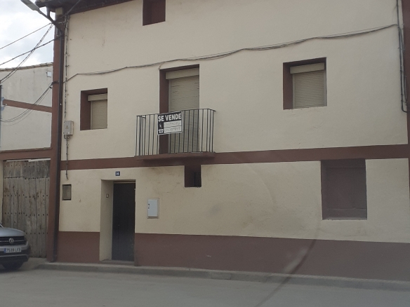 Casa de 2 plantas con altillo