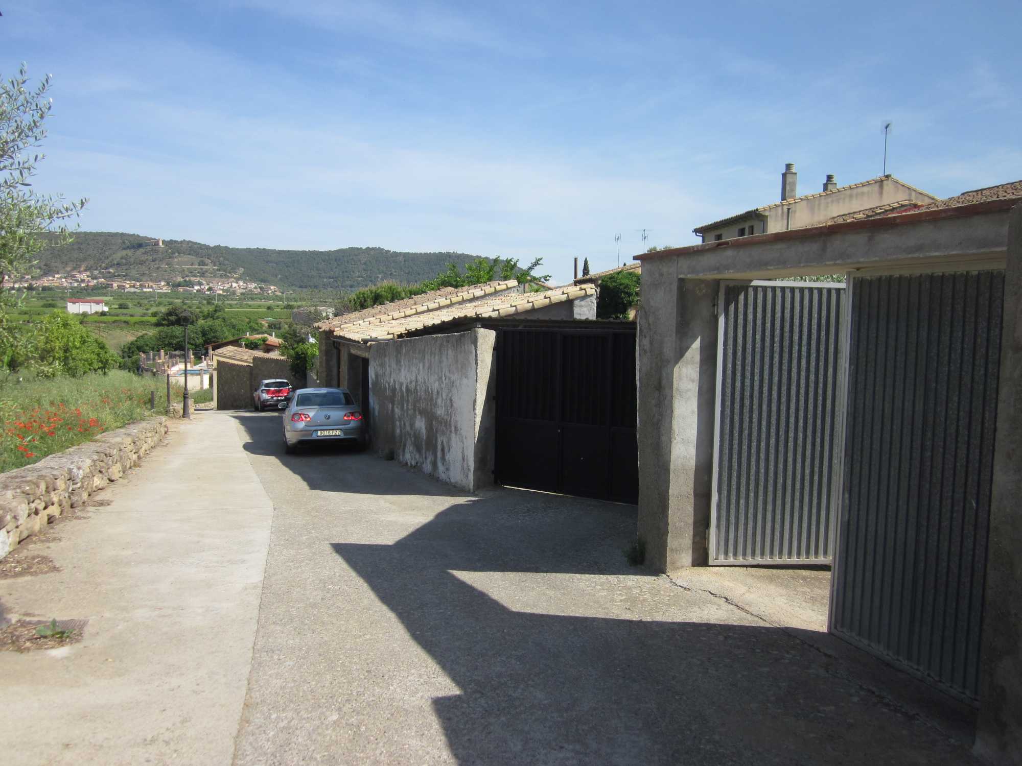 CALLE ACCESO GARAJE-min Casa amueblada en Salas Bajas