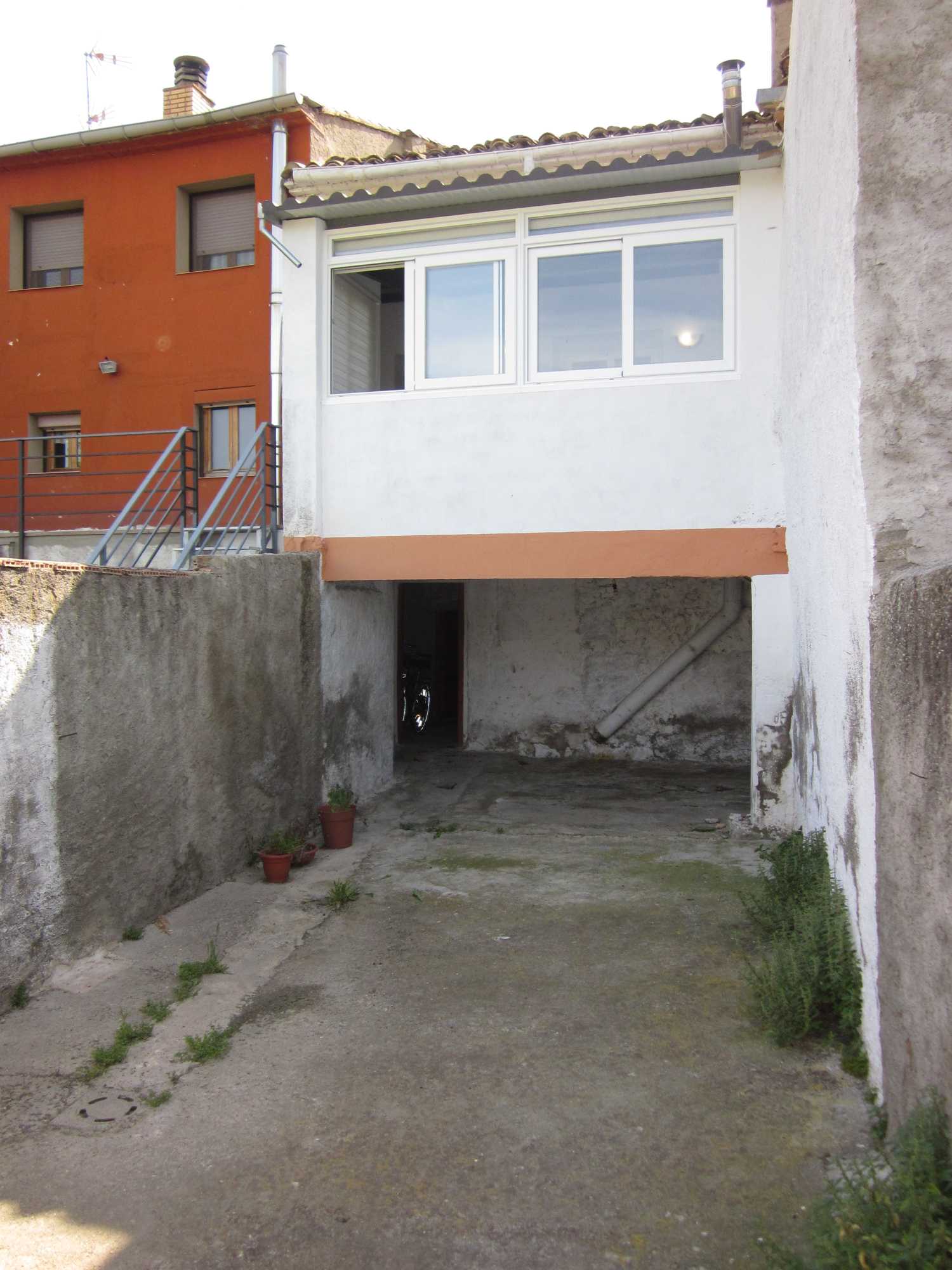 COCHERA-min Casa amueblada en Salas Bajas
