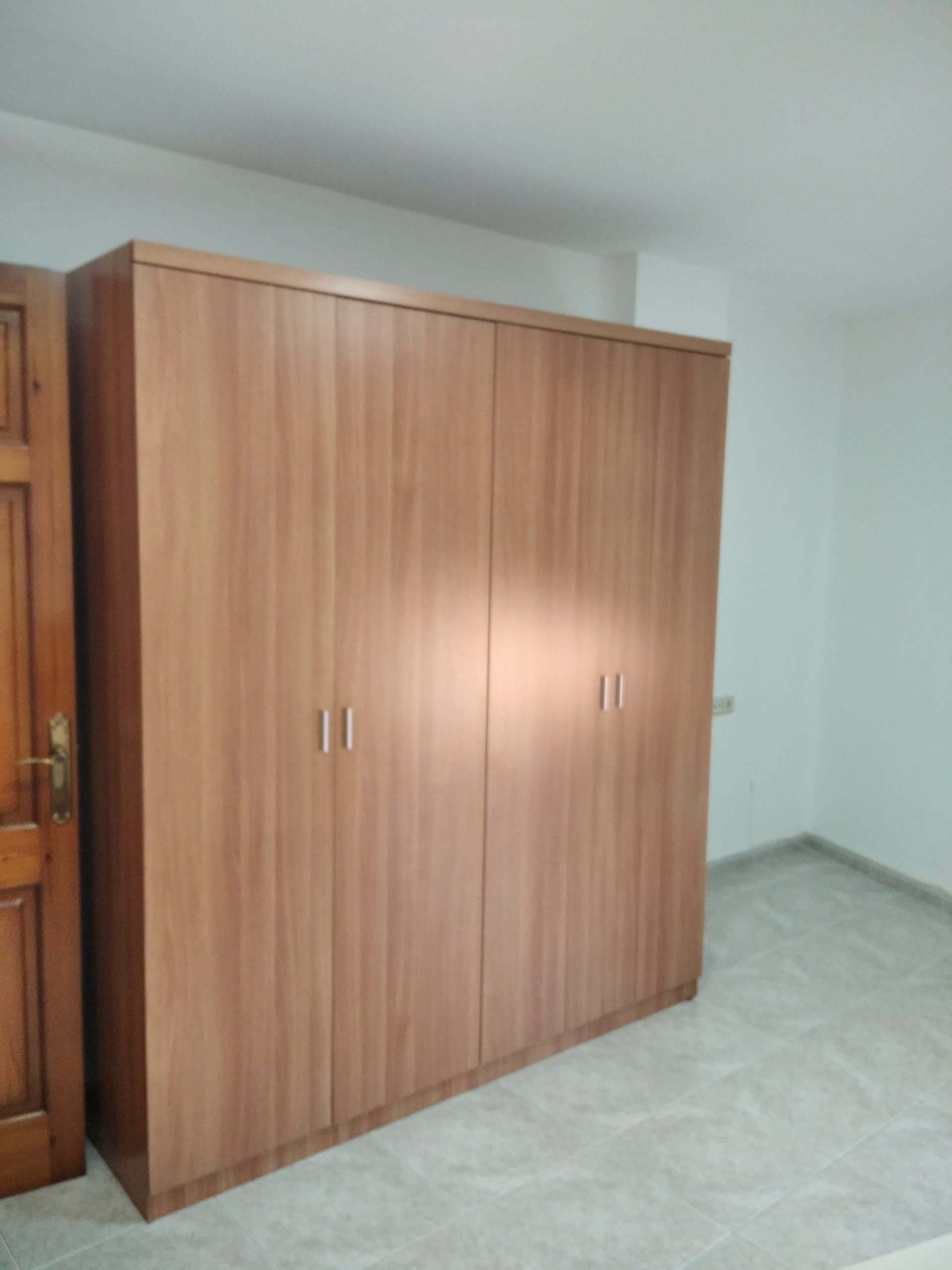 foto 10 armario habitaci+-ªn matrimonio-min Piso de ALQUILER totalmente reformado en PERALTA DE ALCOFEA.