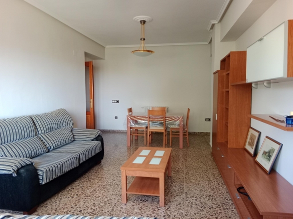 Salón y Comedor-Casa c/san joaquin-abiego