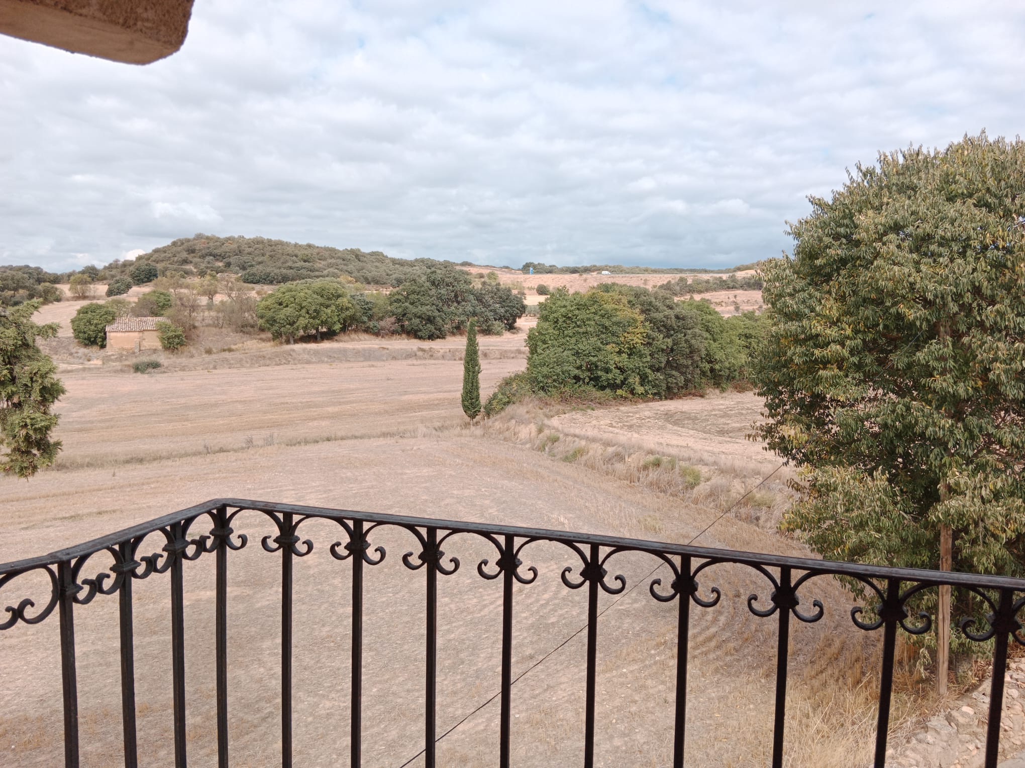 FOTO 16-min CASA en ALQUILER de 130 m2 de obra nueva con materiales de BIOCONSTRUCCIÓN, aislamiento ECOLÓGICO y EXCELENTES VISTAS en LASCELLAS