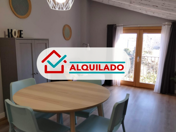 Piso de 42 m2 en ALQUILER abuhardillado decorado con gusto totalmente equipado en BIERGE