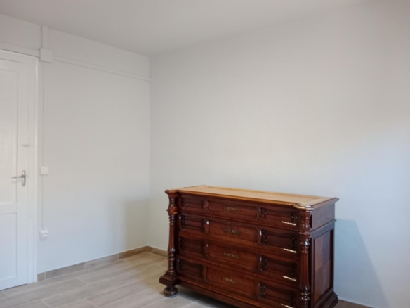 Casa de 3 plantas a estrenar.