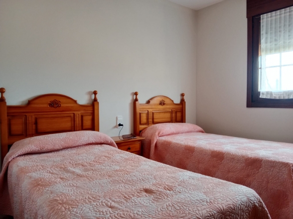 DORMITORIO-CALLE LA IGLESIA 8-2-¦ Dcha. Radiquero-1