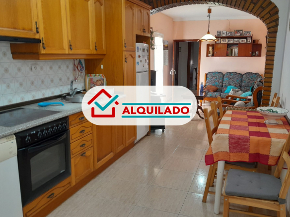 Casa amueblada con terraza/jardín y garaje en Salas Bajas