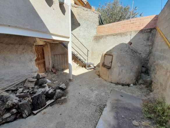 Casa amueblada con terraza/jardín y garaje en Salas Bajas