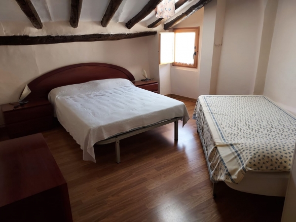 Casa amueblada con huerto en Castillazuelo.